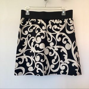Loft Skirt Size 4 navy, black, preppy! Like new!